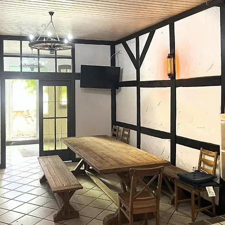 1 Bedroom Lovely In شقة Kalkhorst